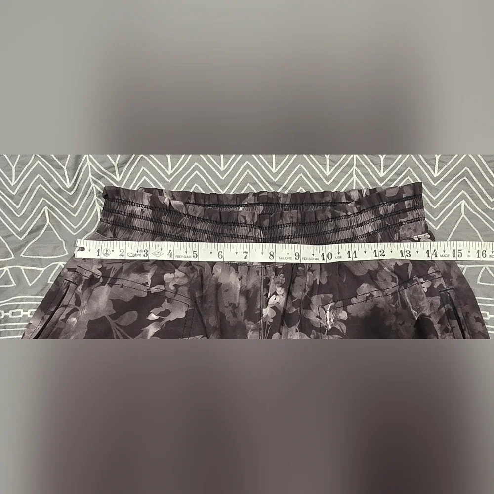 Athleta Savannah Floral Jogger Size 4/Tall - Picture 7 of 9